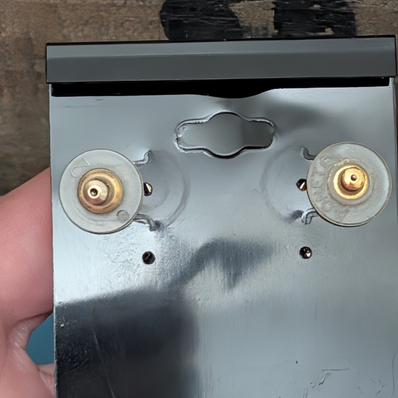 Swarovski Gold Plated and Red Oval Crystal Post Earrings, 1980's - Picture 4 of 9